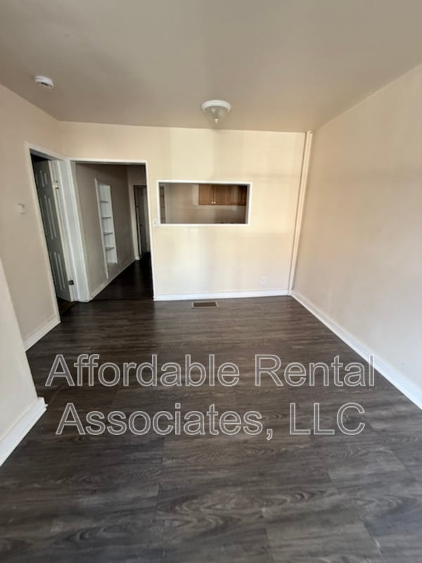 Photo - 505 W Maple St Unit Lower Rear