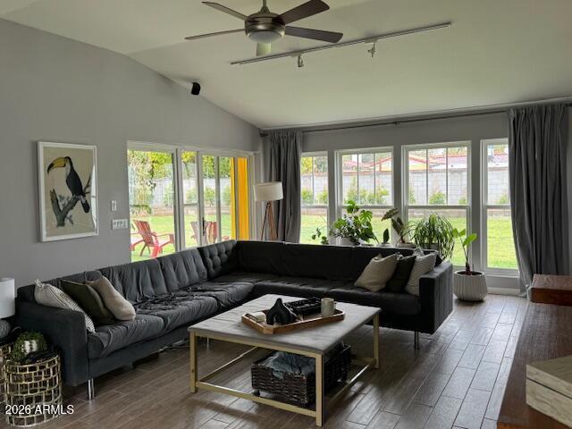 Photo - 530 W Oregon Ave