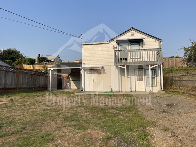 Building Photo - FULLY RENOVATED LESS THAN 2 YEARS - 2BED/1BATH WITH BONUS/OFFICE SPACE