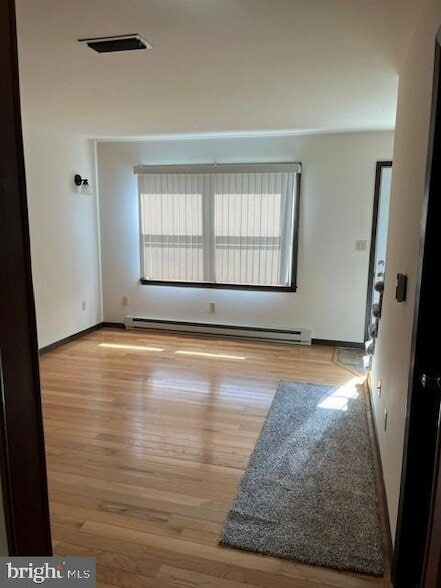 224 W 8th St