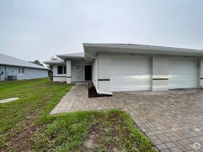 Building Photo - Duplex for rent Rental