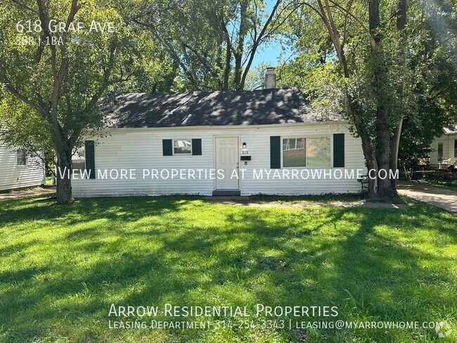 Building Photo - Renovated Three Bedroom Home Move In Ready!