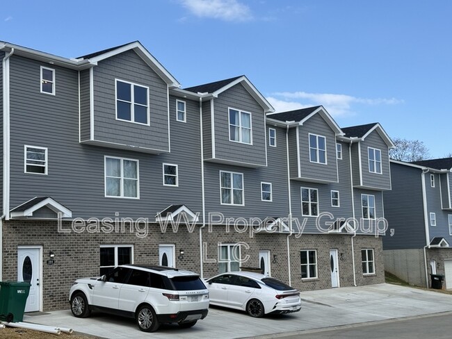 Building Photo - 136 Christian Ct