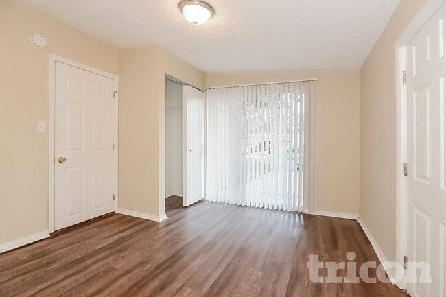 Photo - 4417 W Knox St