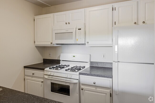 2 BR, 1 BA