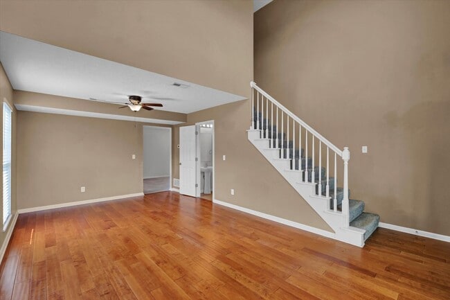 Photo - 204 Greenleaf Dr