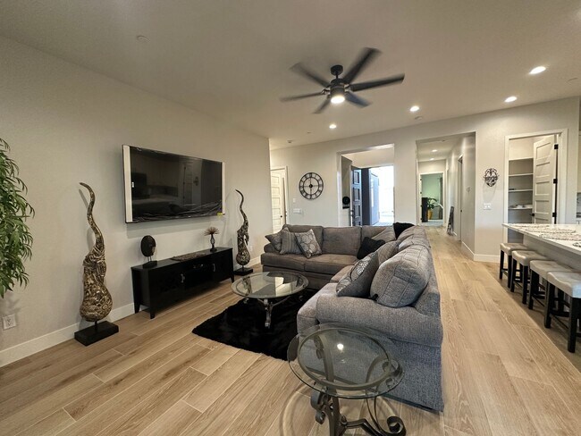 Photo - Furnished - Longterm - Brand new build - R...