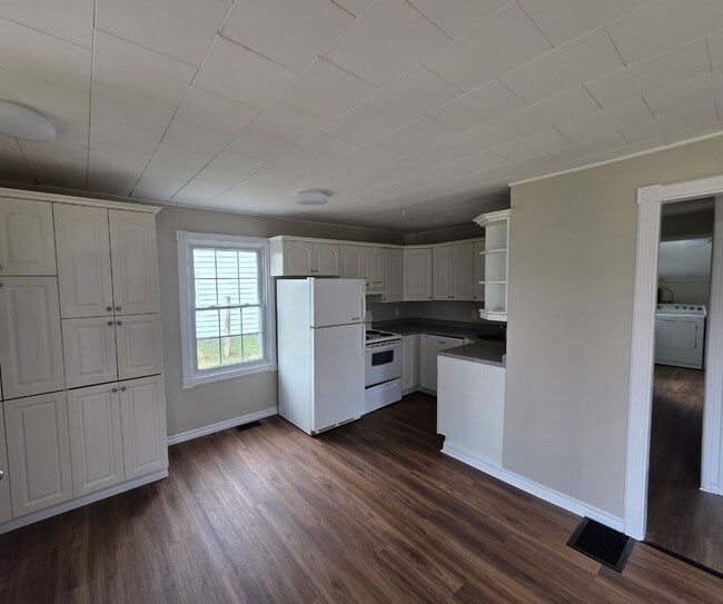 Photo - 630 Cherry Dr