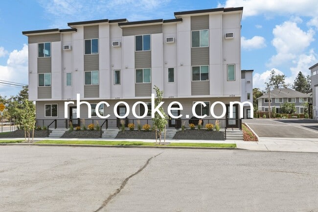Building Front - Street View - 5th & Conklin Townhomes