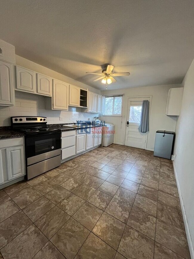 Photo - 5345 W 3rd Pl