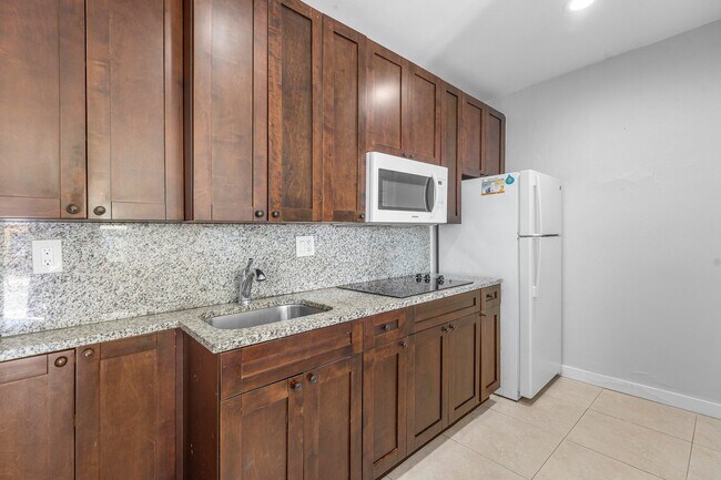 Photo - 801 Dobbins St Unit 2