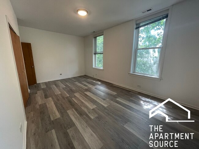 Photo - 1844 W Henderson St