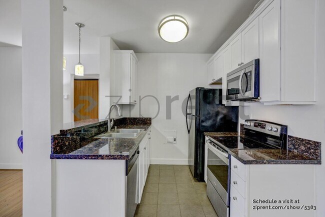 Photo - 10982 Roebling Ave