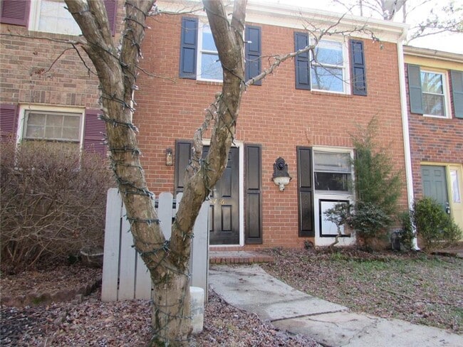 Photo - 1716 Twin Brooks Dr SE