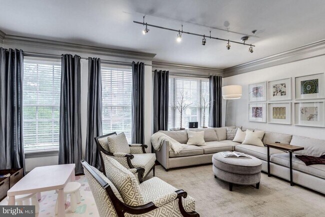 Photo - 385 Cameron Station Blvd