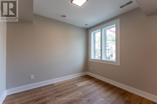 Photo - 352 Jones Ave