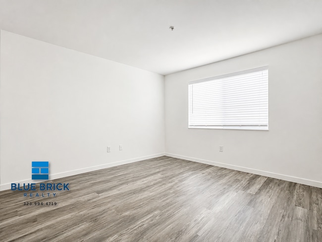 Photo - 7308 Canby Ave Unidad 7
