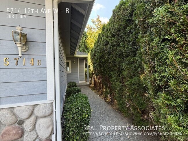 Building Photo - 5714 12th Ave W Unit B