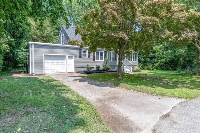 Photo - 6040 Airway Ln