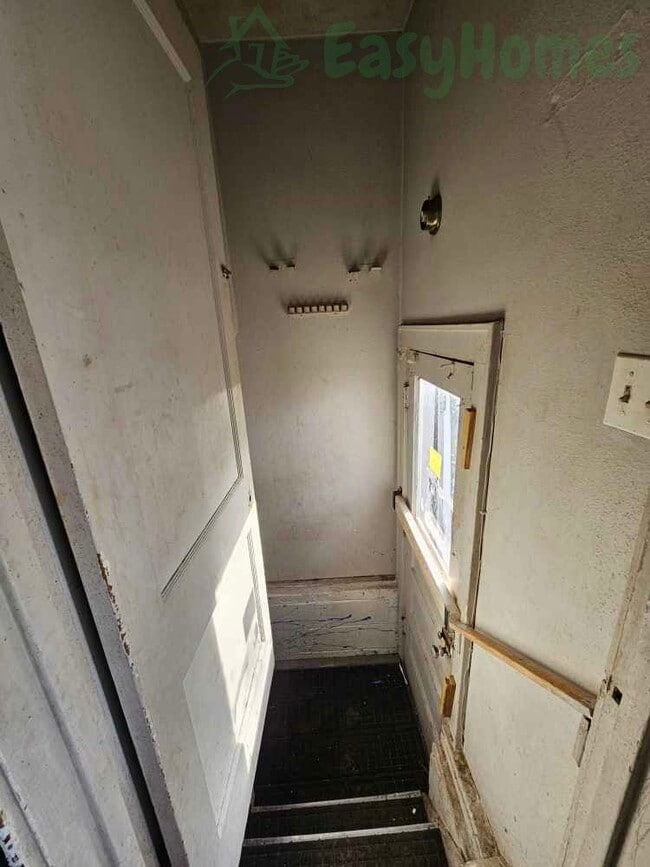 Photo - 824 W Mac Queen Ave