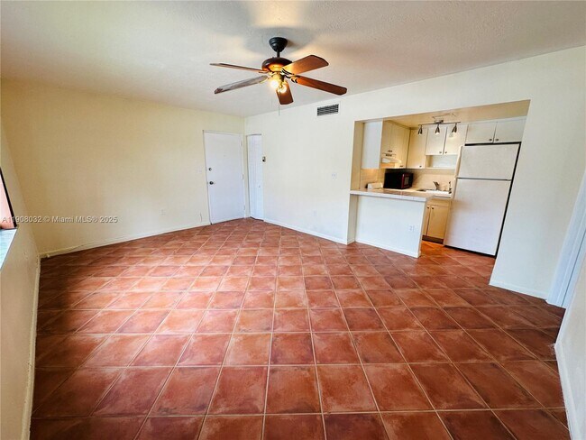 Photo - 619 Euclid Ave Unit 3A