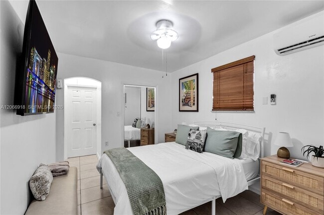 Photo - 1828 SW 6th St Unidad 1