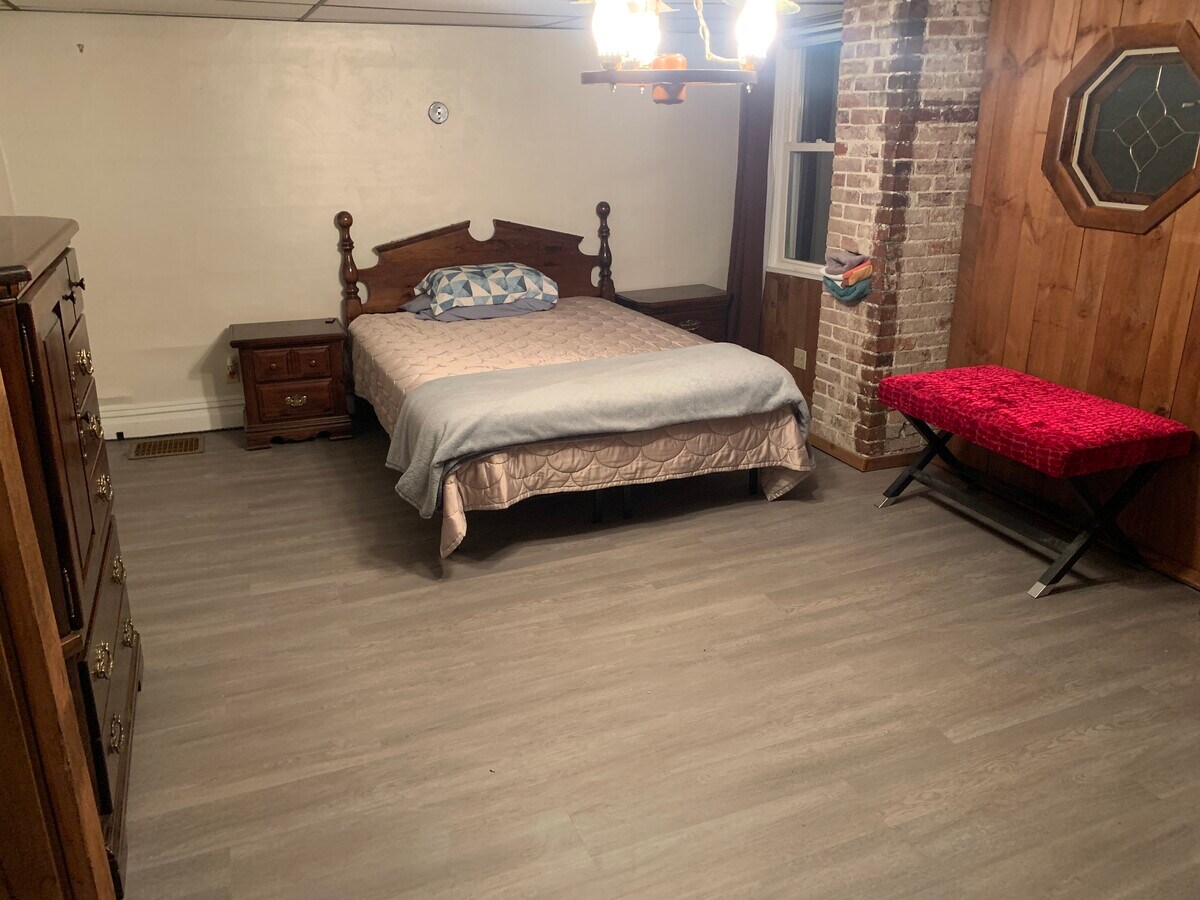 Photo - 729 Loretta St