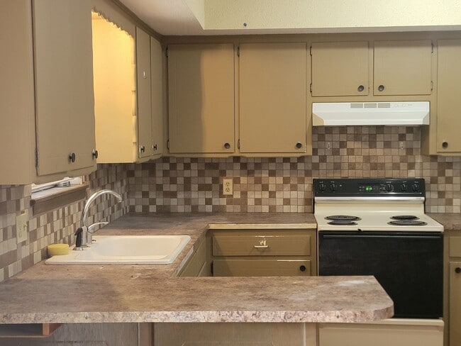 Photo - 813 W Oxford Ave