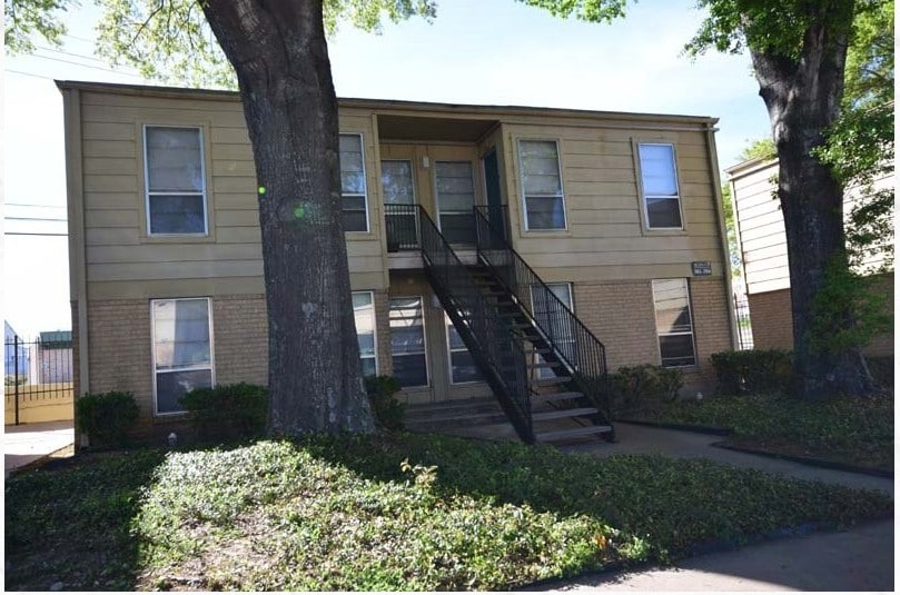 Cedarwood Apartments - Cedarwood Apartments