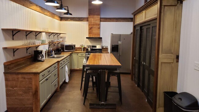 Photo - Charming Industrial 4 Bedroom/4 Bathroom Apartment in Pigtown, MD!