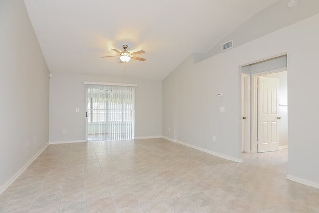Photo - 1430 Maximilian Dr