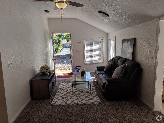 Building Photo - 7529 Walnut Dr Rental