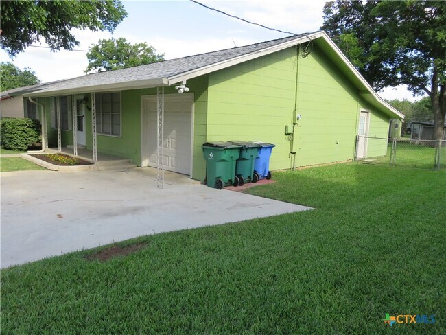 Photo - 969 Kunkel St