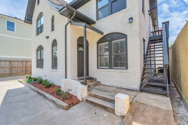 Photo - 1812 Wheeler Ave Unit 1