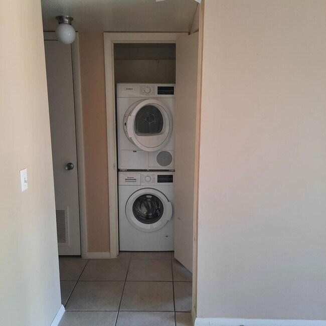 Photo - 5927 E 33rd Ct Unit 5927