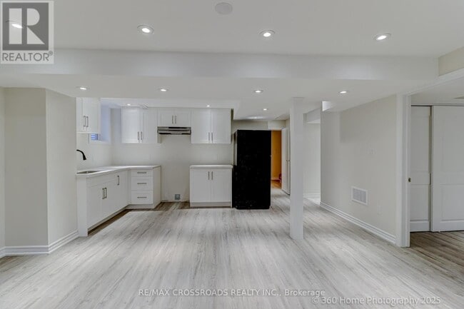 Photo - 305 Old Harwood Ave