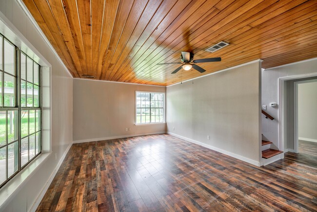Photo - 428 Lakewood Dr