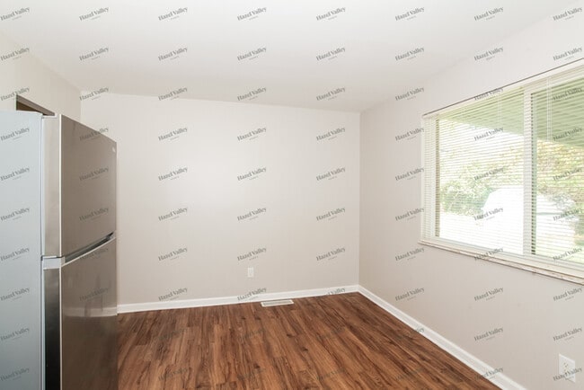 Photo - 1934 Windmill Way