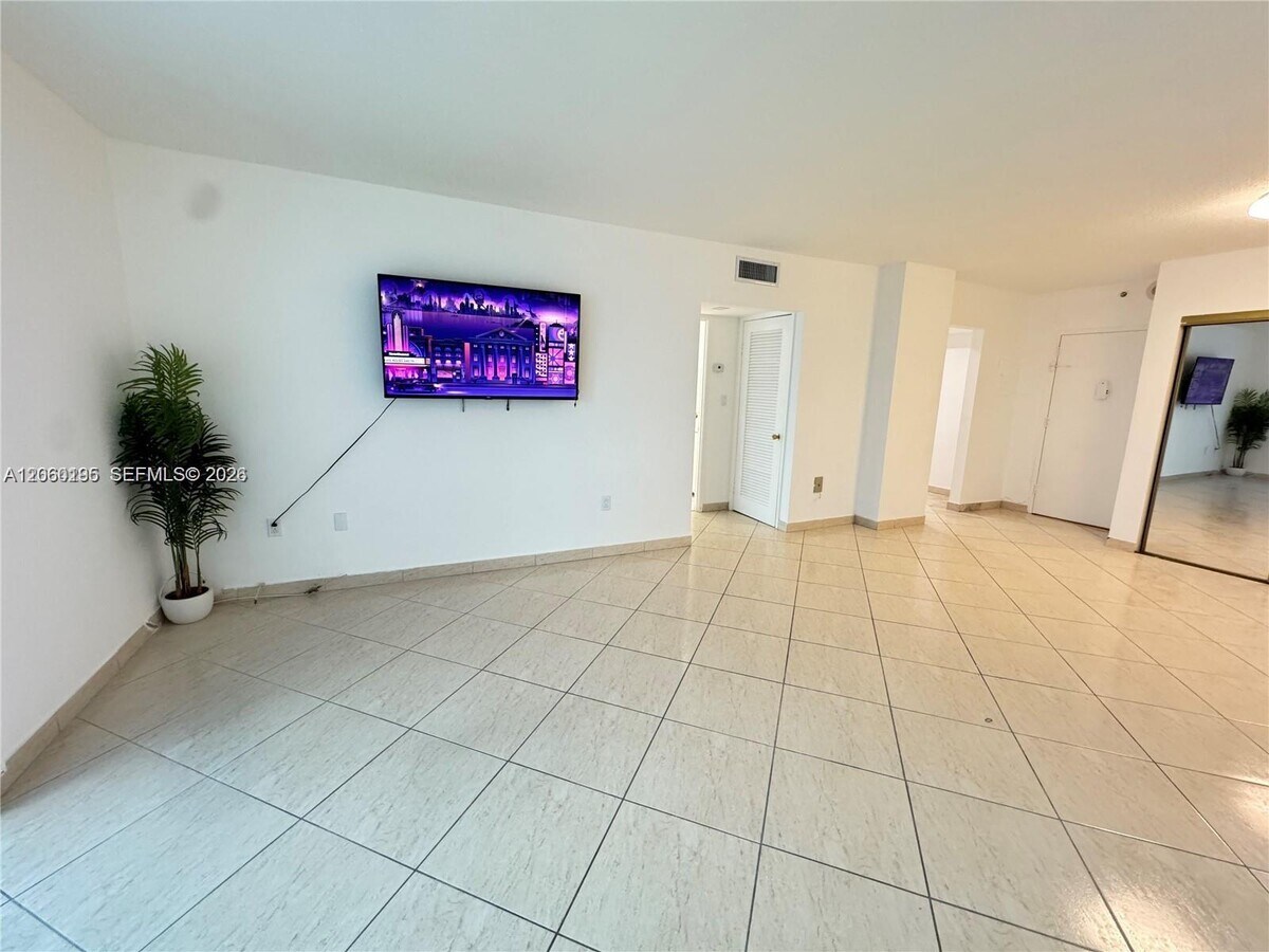 Photo - 400 Kings Point Dr Unit 320