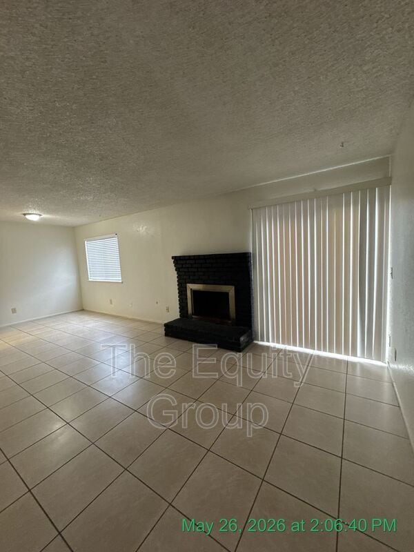 Photo - 3525 S County Center Dr
