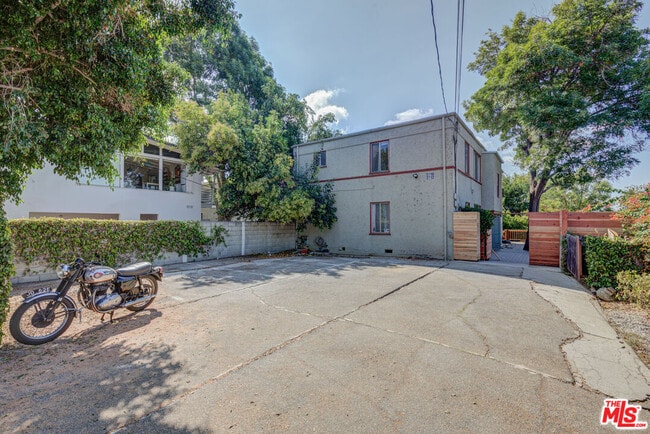 Photo - 2710 Bellevue Ave Unit 4