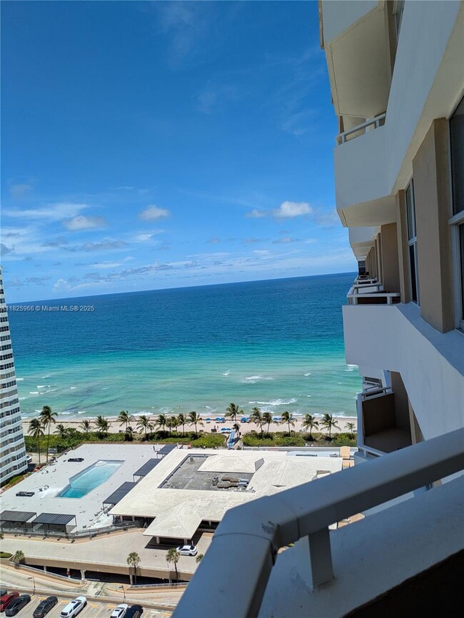 Building Photo - 1980 S Ocean Dr Unit 20M Rental