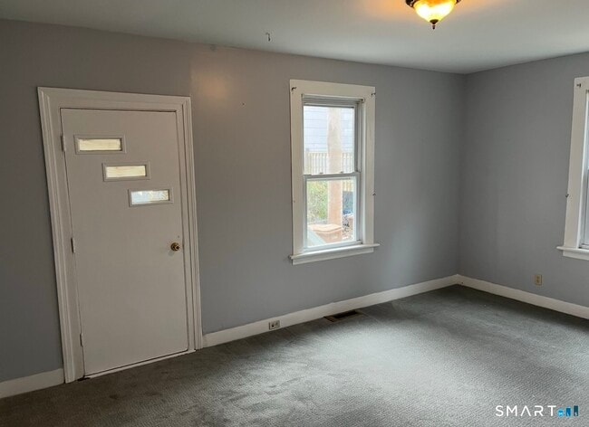 Photo - 109 1/2 Oak Ave