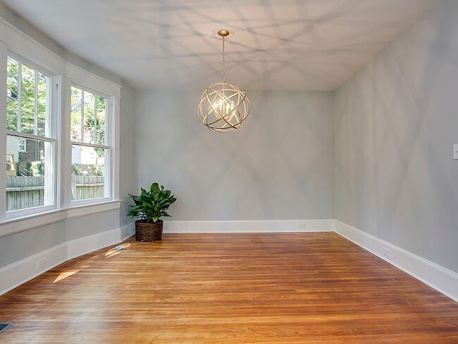 Photo - 926 W Trinity Ave