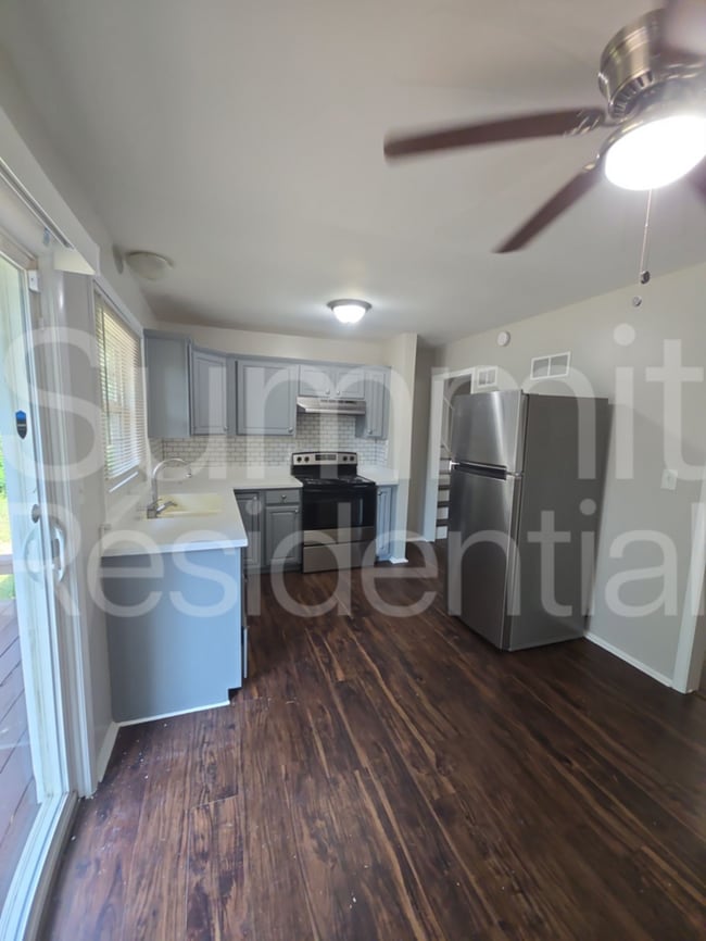 Photo - 8004 E 91 St