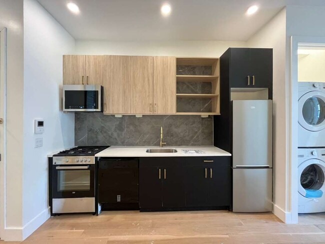 Building Photo - 51 Grace St Unit 1R