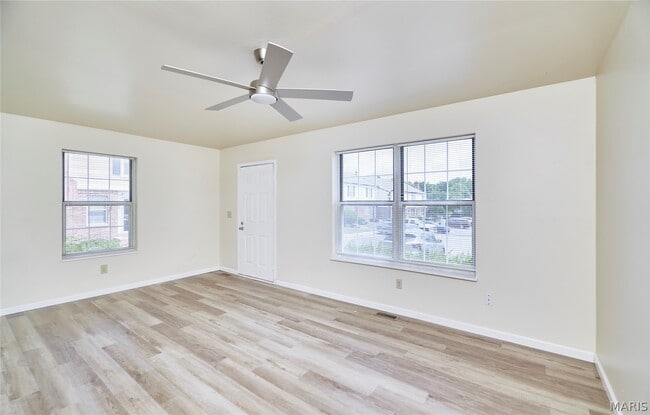 61 Woodlake Ct