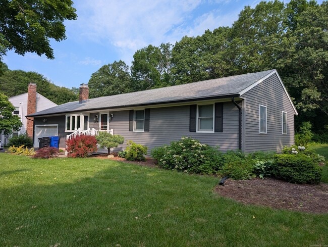 Photo - 105 Wentworth Dr House