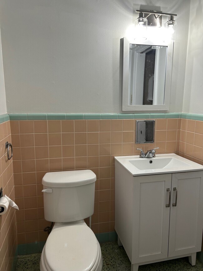 Photo - 1121 Brockenbraugh Ct