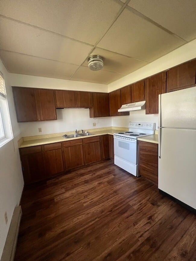 2 Bedroom 1 Bathroom 4 Plex - 2 Bedroom 1 Bathroom 4 Plex House